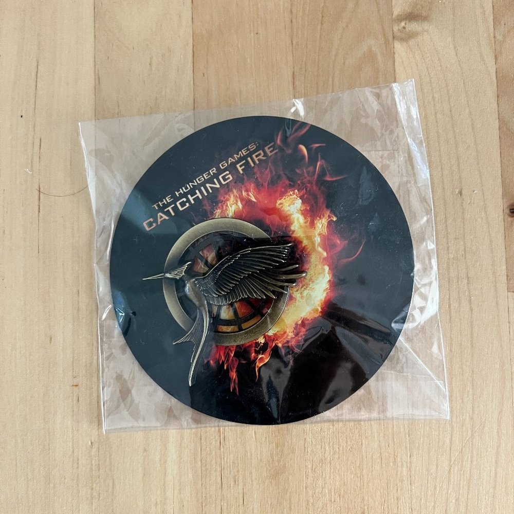 SDCC 2013 Hunger Games CATCHING FIRE Mocking Jay Promo Pin Comic Con VERY RARE